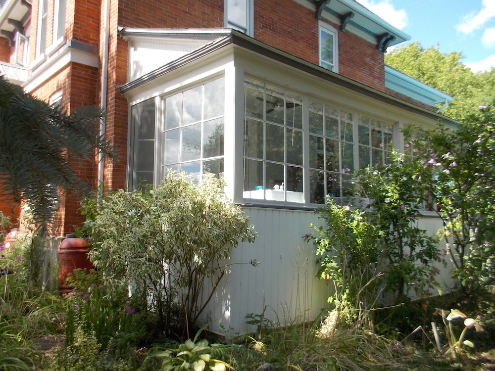 Gananoque Vacations - Seaway Manor - Property Image 24