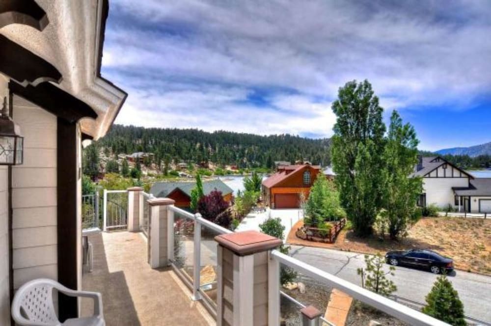Boulder Bay Lodge by Avantstay Boulder Bay Home w Hot Tub Large Patio Game Room