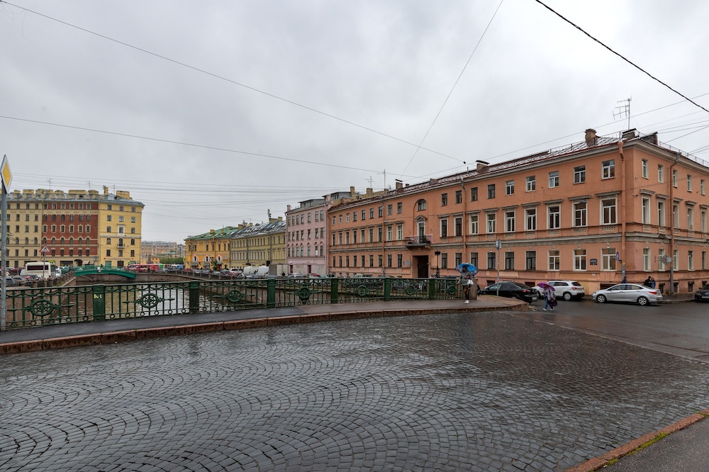 RentalSPb on Griboedova embankment