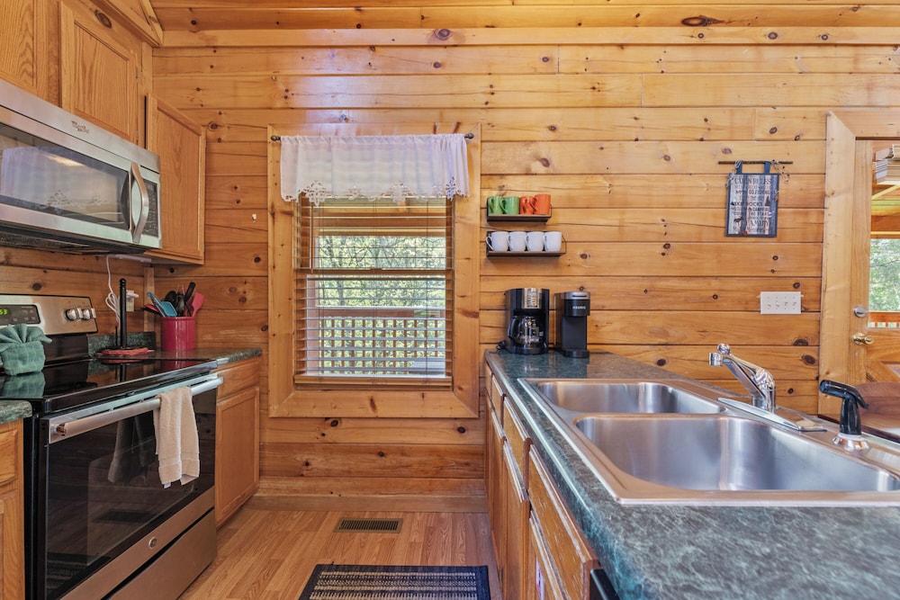 Serene Creek Cabin