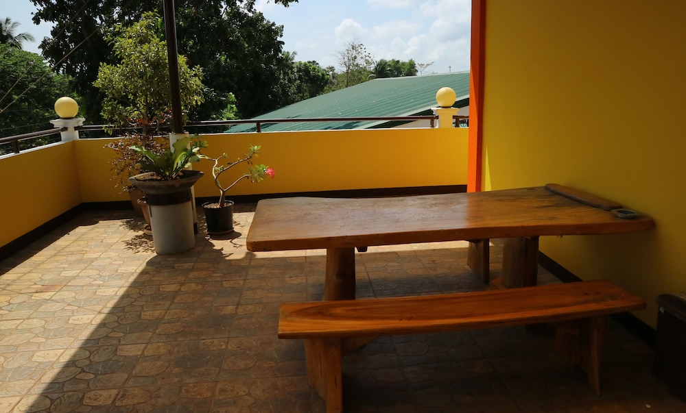 Lola Charing Pension