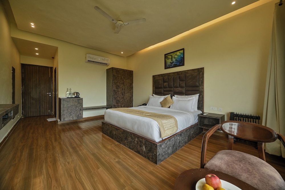 Aavaas Hill Resort