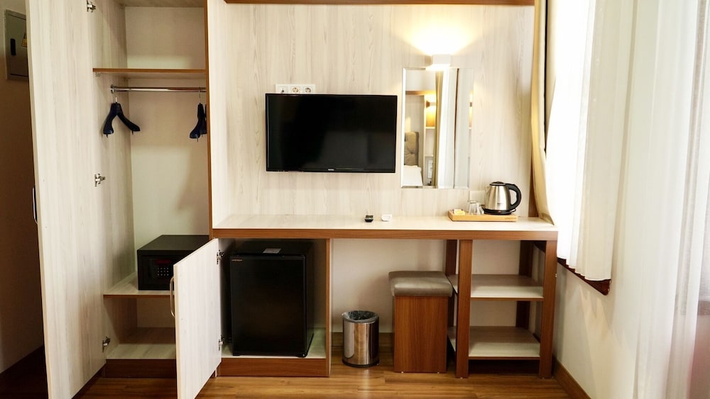 Qonaq Otel - Image 13