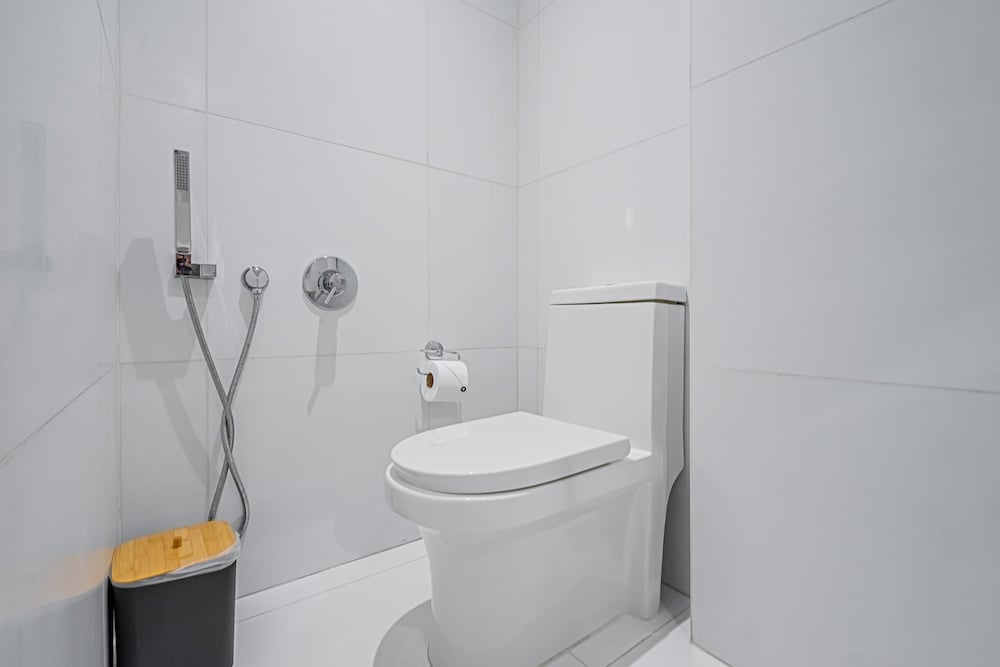 w Majestic 2BR w Perfect Balcony in YOO