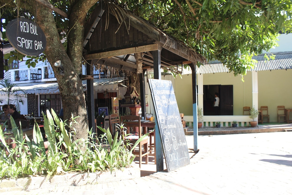Y Not Laos Hostel