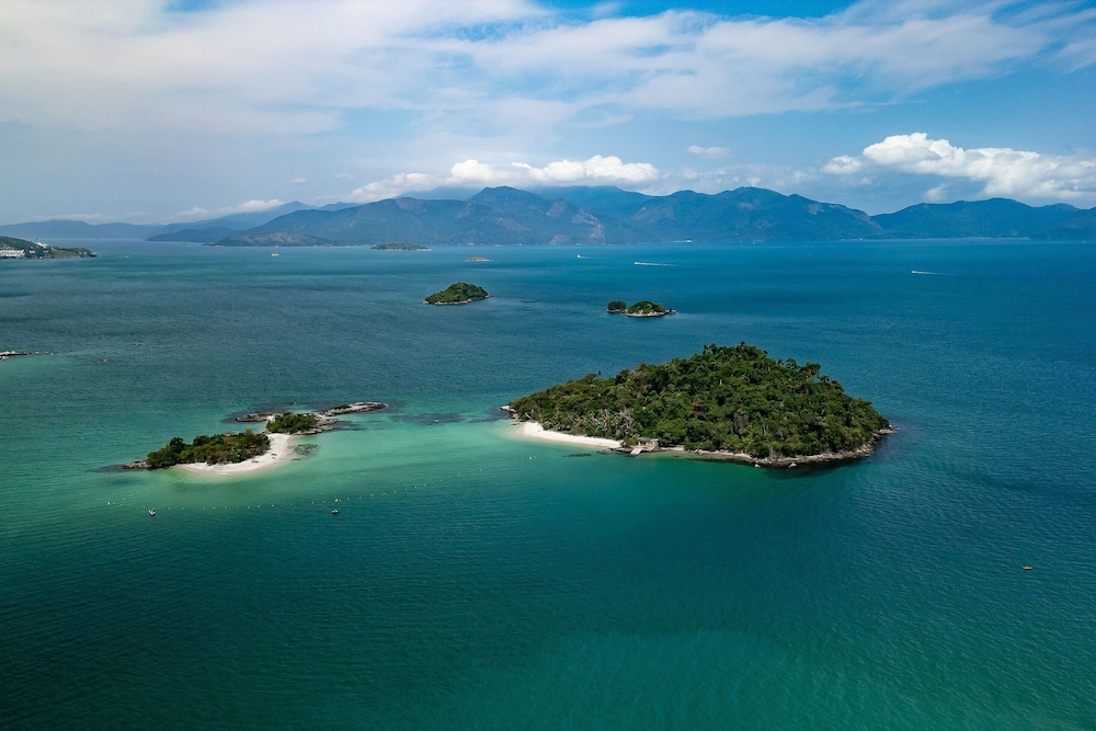 Angra - Mombaça | Mansão Espetacular Beira-Mar, 7 Suites - por Casapē Rio