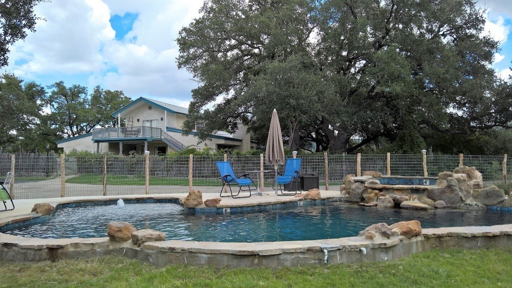 Bluebird Hill And Star Suite 5 Bedroom Home