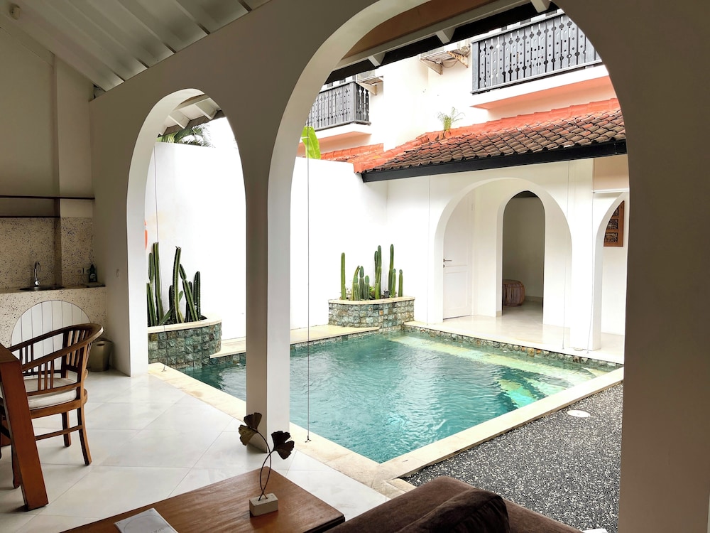Lovely 2BR Villa Close to The Beach