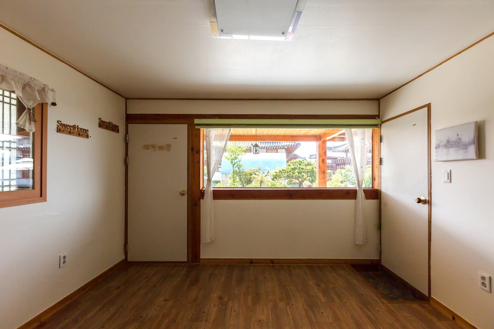 Gyeongju West Namsan Hanok Pension