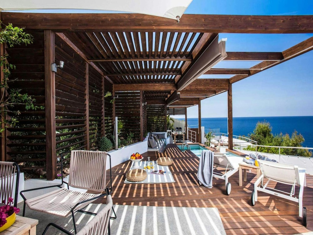 Holiday Home With Private Jacuzzi