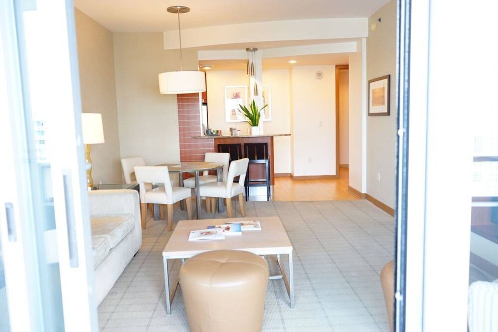 1 Bedroom Brickell Condo photo 3