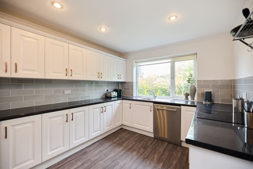 The Oxford Garden House - Spacious 5-bed Oxford Home With Garden & Balcony