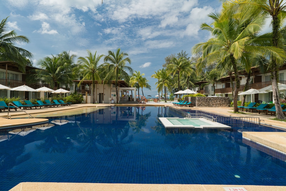 Thai Mueang Vacations - The Briza Beach Resort Khaolak - Property Image 1