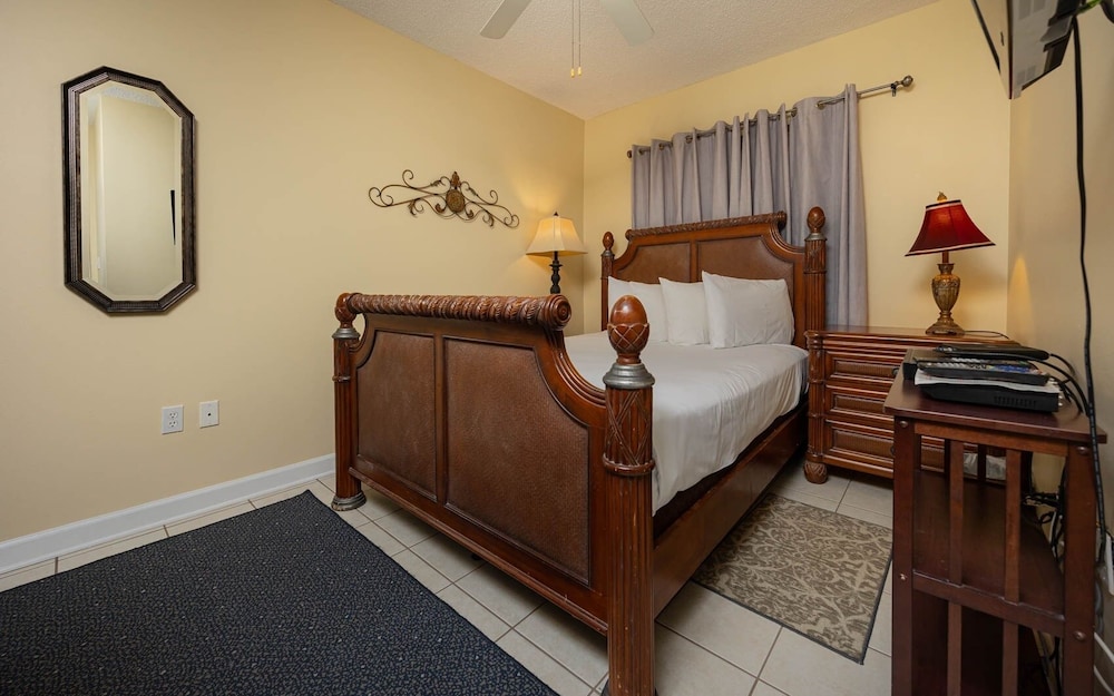 Phoenix X 1204 3 Bedroom Condo