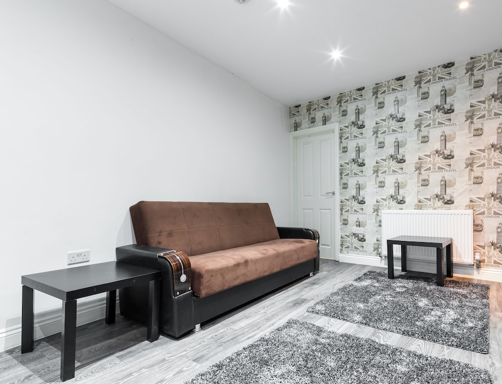 Whitechapel Grand