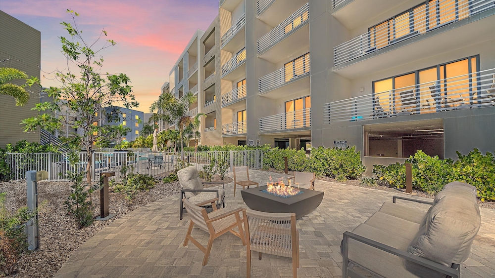 Sunsets At The Strand 1 Bedroom Condo