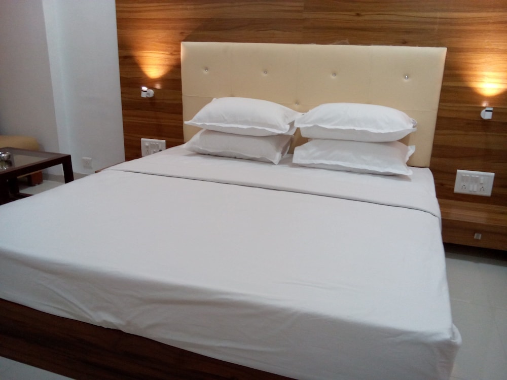 Krishna Park Inn