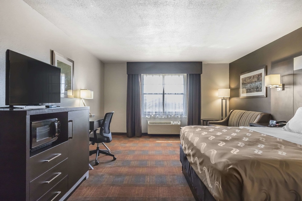 Quality Inn & Suites Stuttgart North