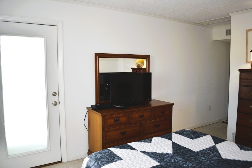 Beauty & The Beach-8B - 2 Br Home