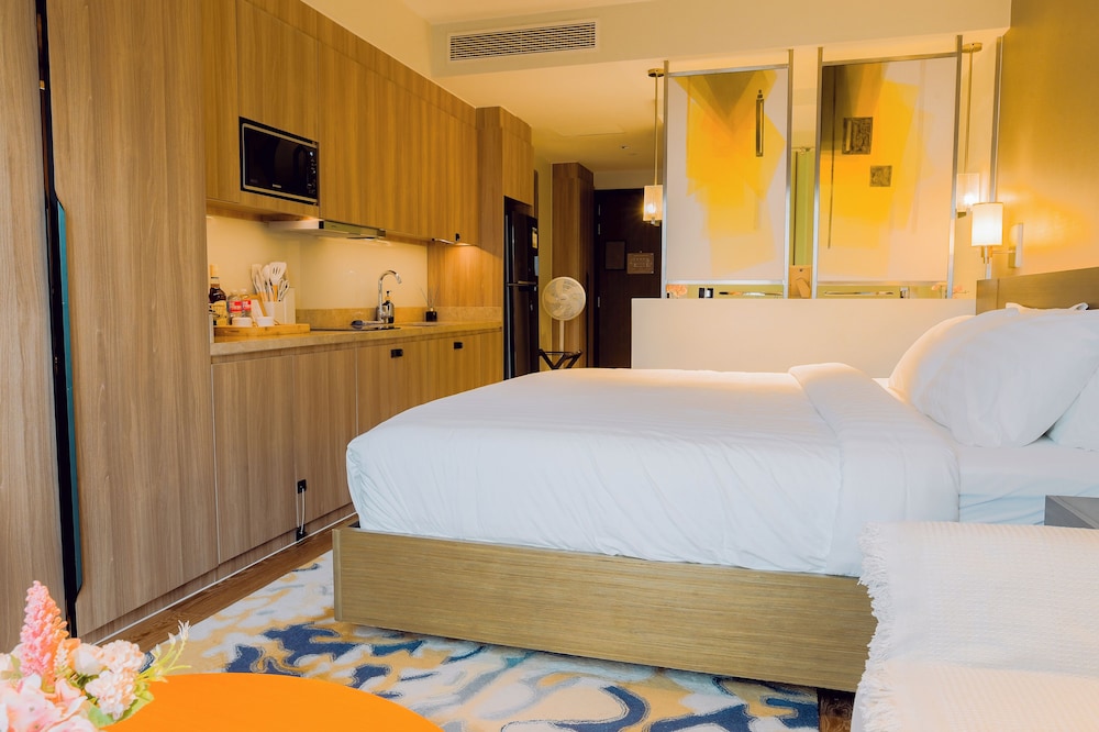Hotel Residences at Acqua