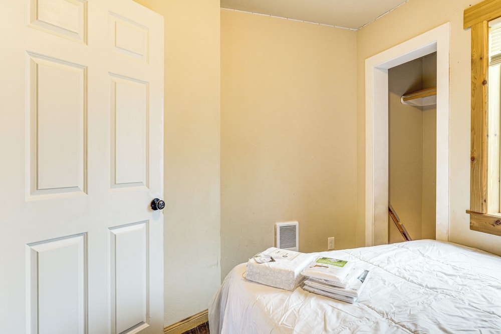 3 Mi to University of Oregon: Cozy Home