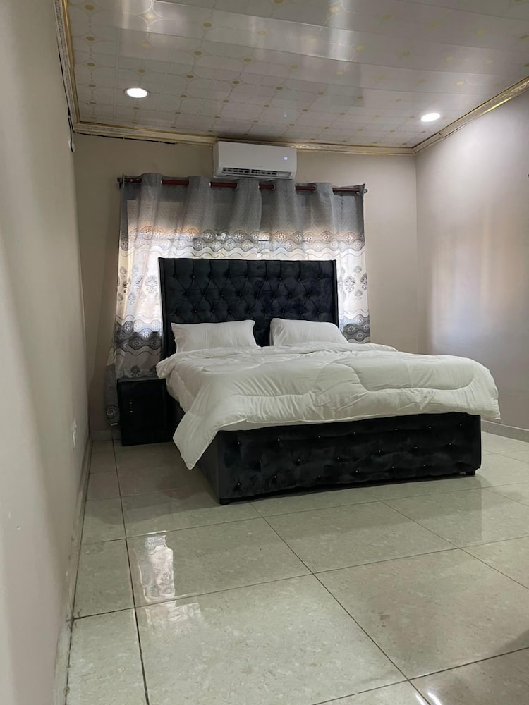 ELITE HOME STAYS view 3