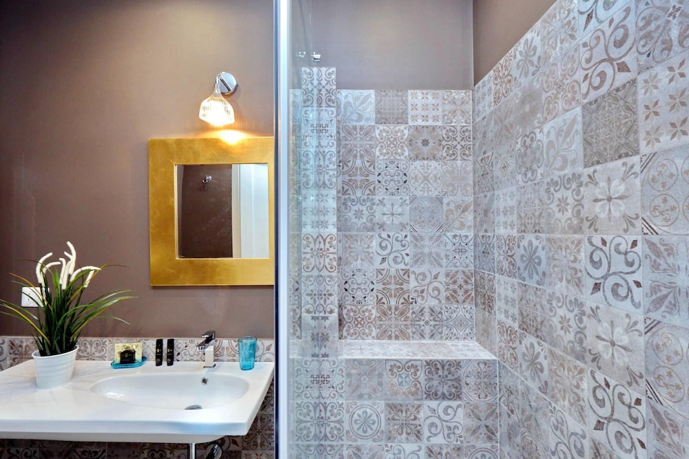 Rm-h501-pale6e2 Monti Apartments - M9