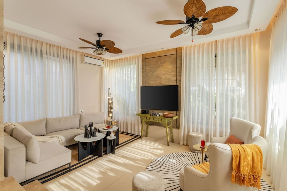 Villa Orann - Lux 5BR in the Heart of Vagator