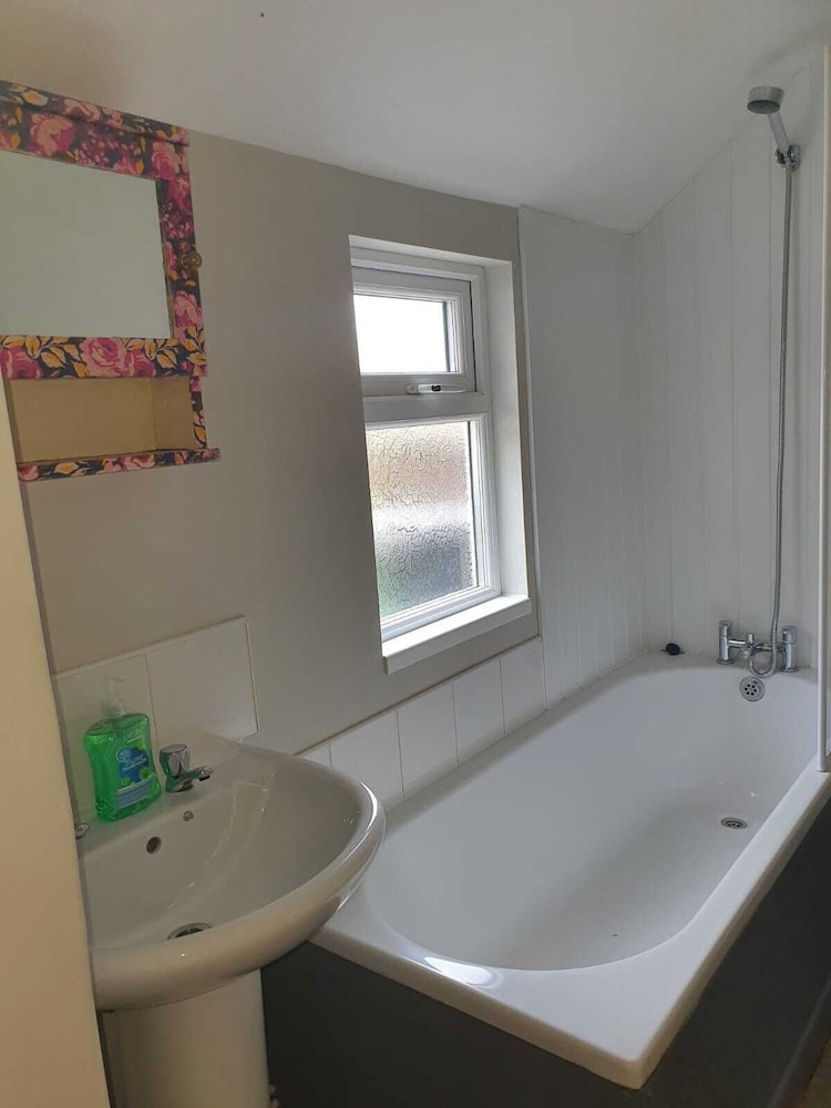 Comfortable Homestay in Stoke