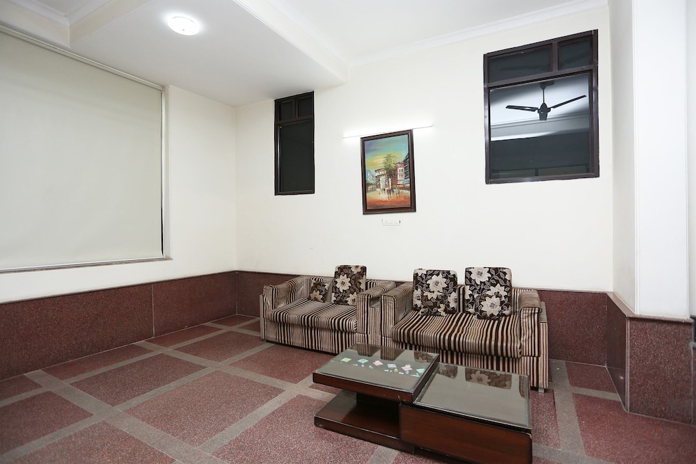 OYO 15822 Ryan Residency