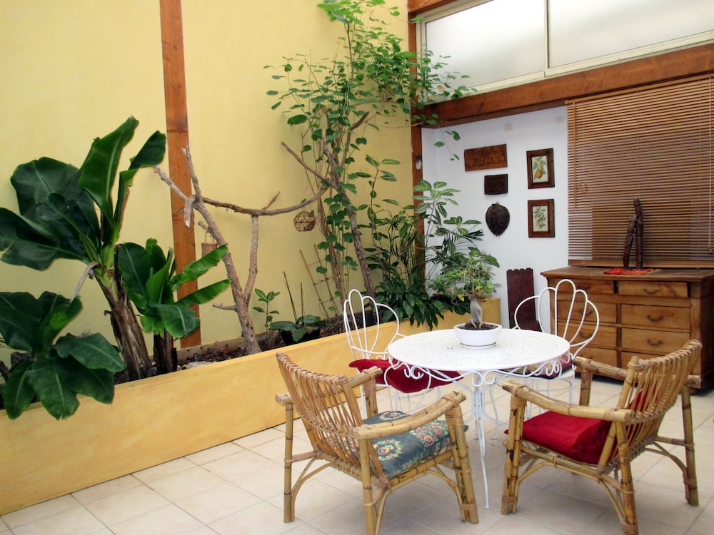 Dolphin's B&B