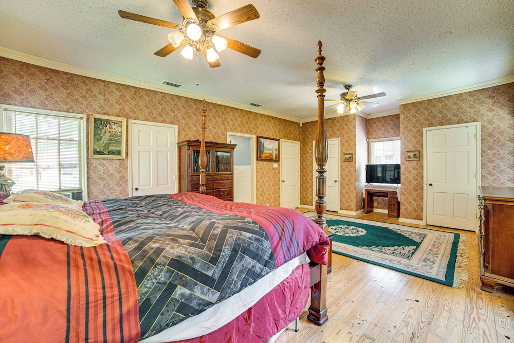 10 Mi to Lake Palestine: South Tyler Location!