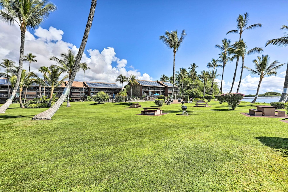Molokai Shores Resort Condo w/ Pool & Views!
