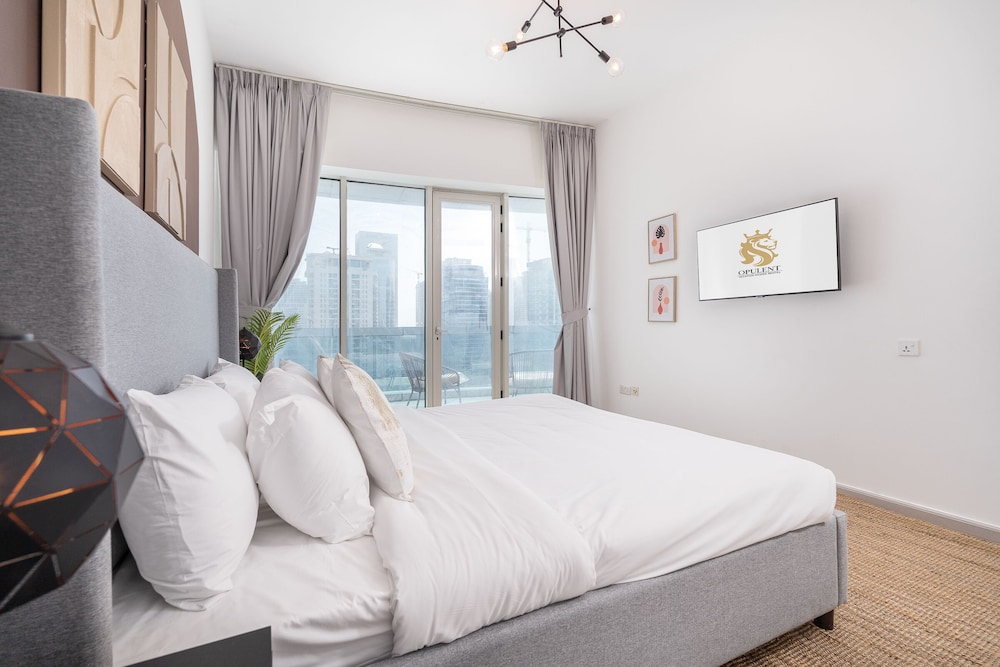 Dubai Marina - Stunning Huge 4 Bedroom Apts Near JBR - Gym - Pool - Parking by Sojo Stay