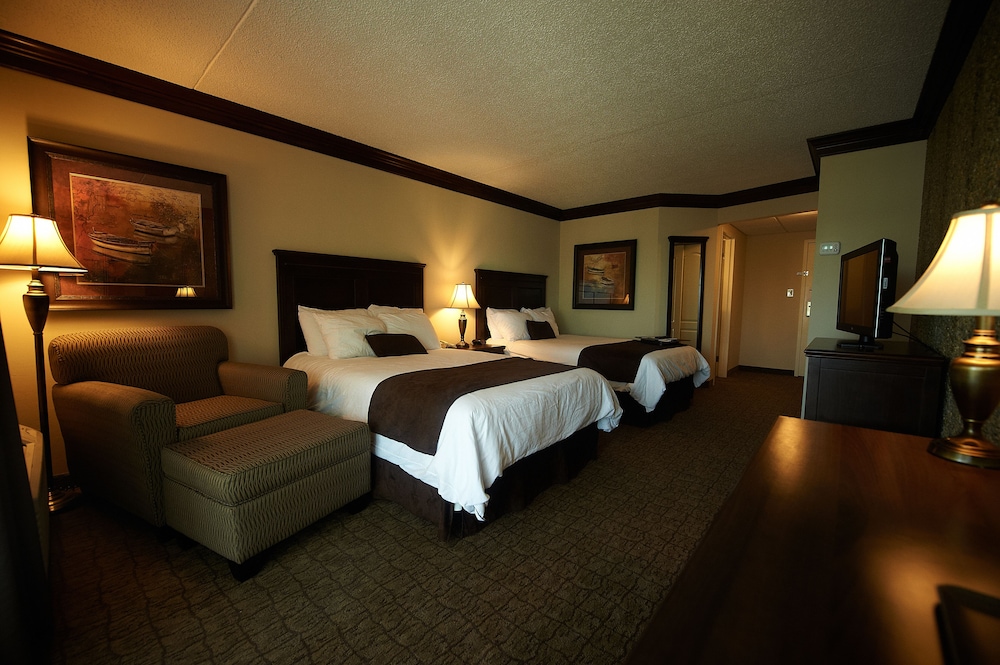 Bloomington Vacations - Fourwinds Lakeside Inn  Marina - Property Image 4