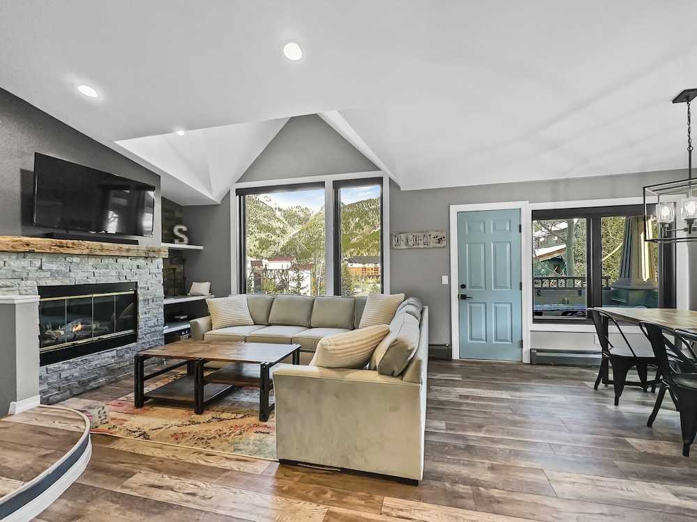 Summit County Vacations - Newly Renovated, Slope-Side Walk-In Walk-Out, Top Floor, Views of Ten Mile Range - ER4 by Redawning - Property Image 37