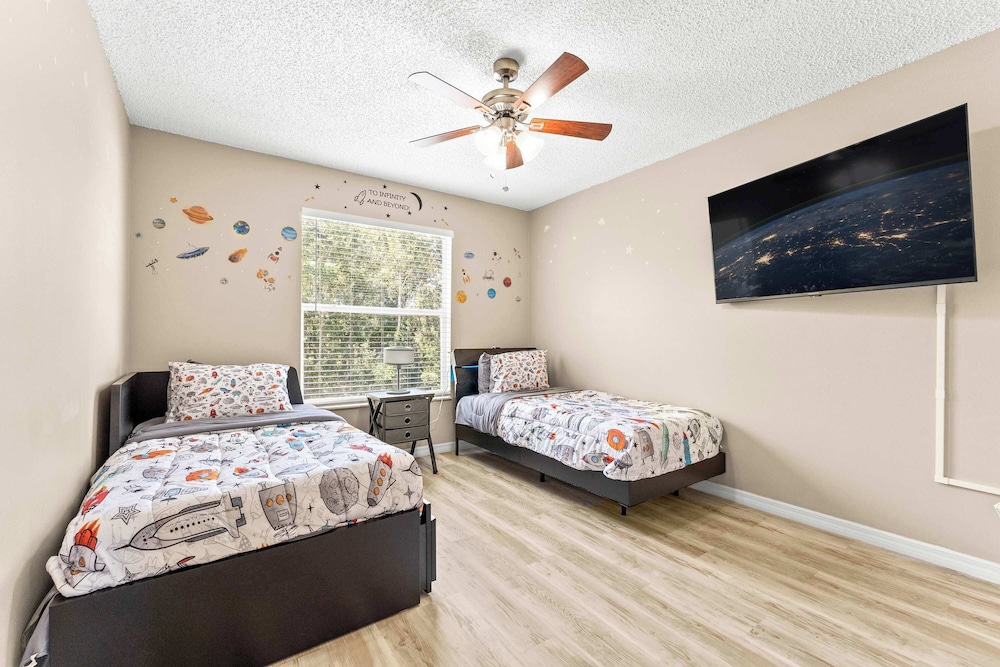 Jasmine Breeze Home for 12
