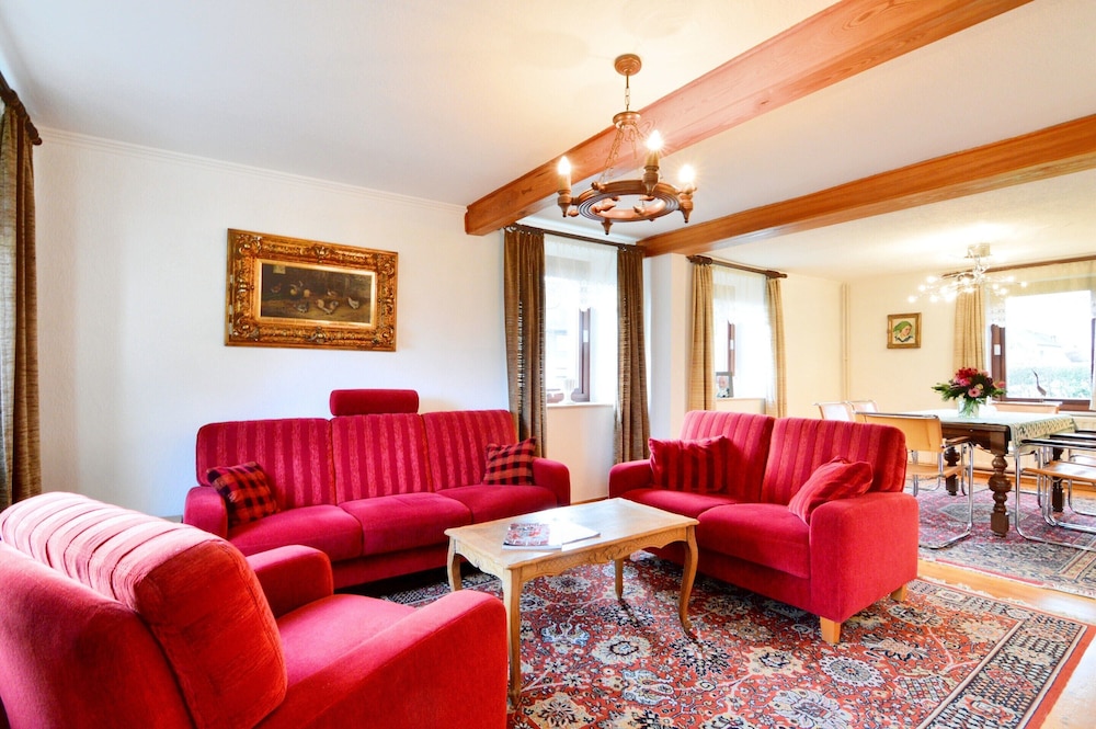 Holiday Home for 8 People in Butgenbach