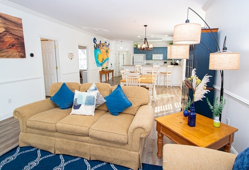 Magnolia Pointe Magnolia Lake 4827-301 3 Bedroom Condo