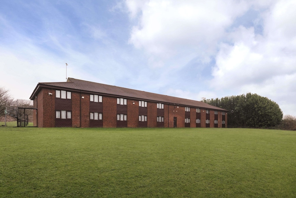 Bridgend Vacations - Days Inn by Wyndham Bridgend Cardiff M4 - Property Image 5