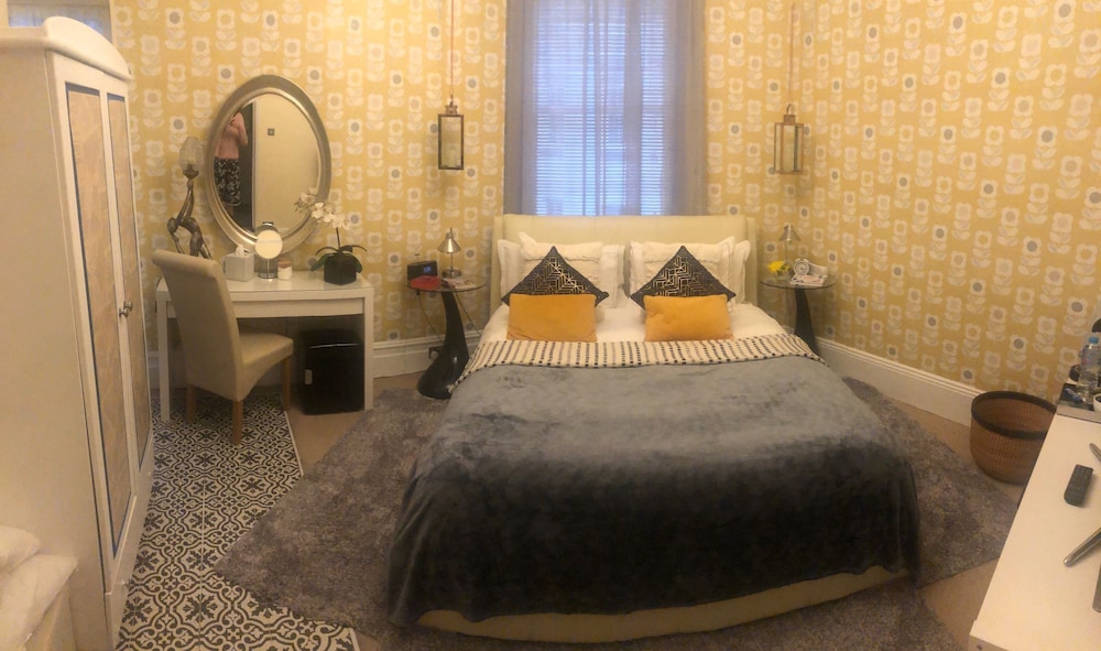 Charing Cross Rooms - B&B