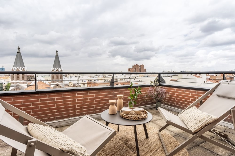 Llivia - 3 Bedrooms and Terrace in Almagro