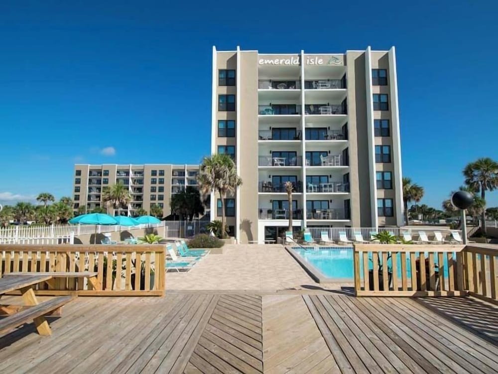 Emerald Isle #400 by Southern Vacation Rentals