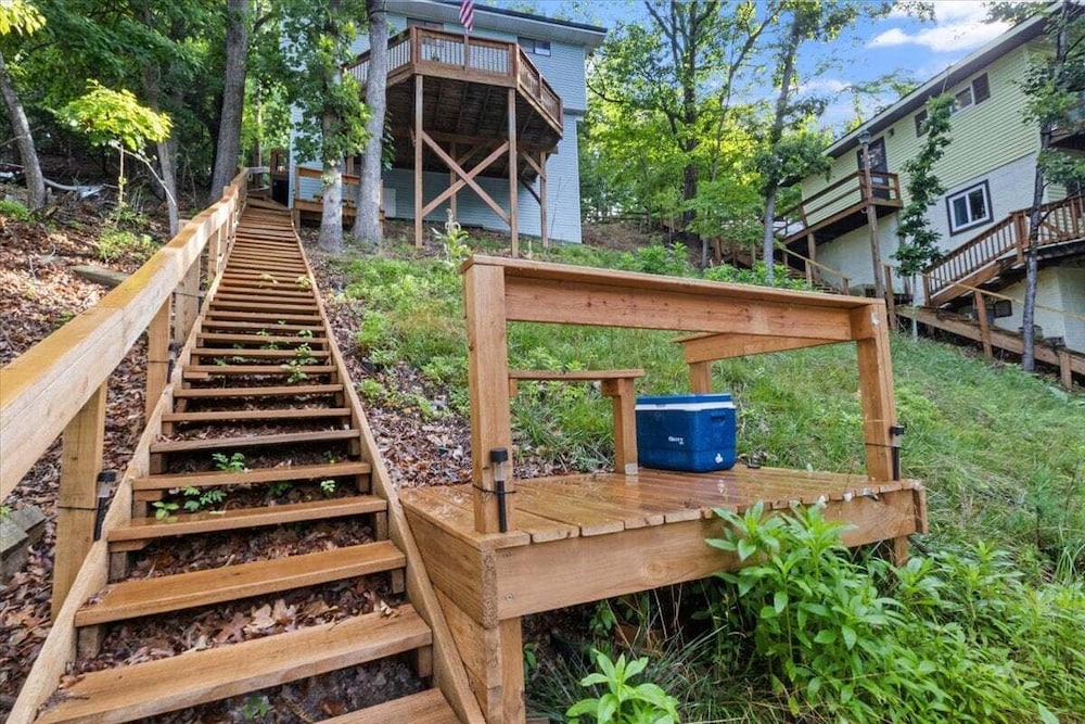 Lakefront Home, Private Dock + Kayaks,arcade Games, Pet Friendly
