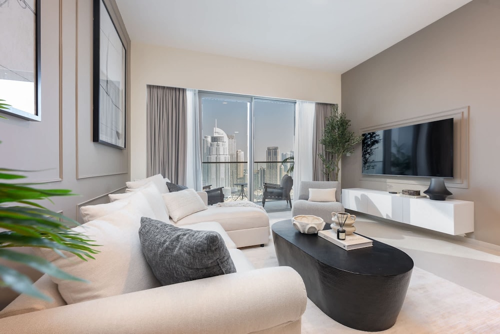 Cozy 2-bedroom Apartment Perfect for Family in Downtown With Burj Khalifa Views