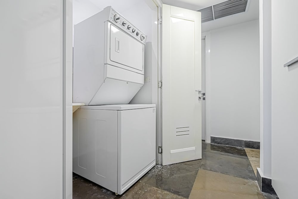 w Majestic 2BR w Perfect Balcony in YOO