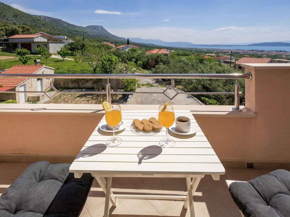 Sea-view Retreat, Kastel view 5