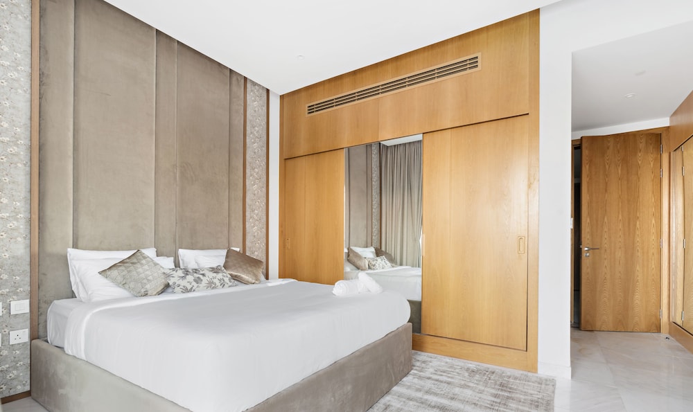 WelHome - Deluxe Apartment With Direct Access to the Beach