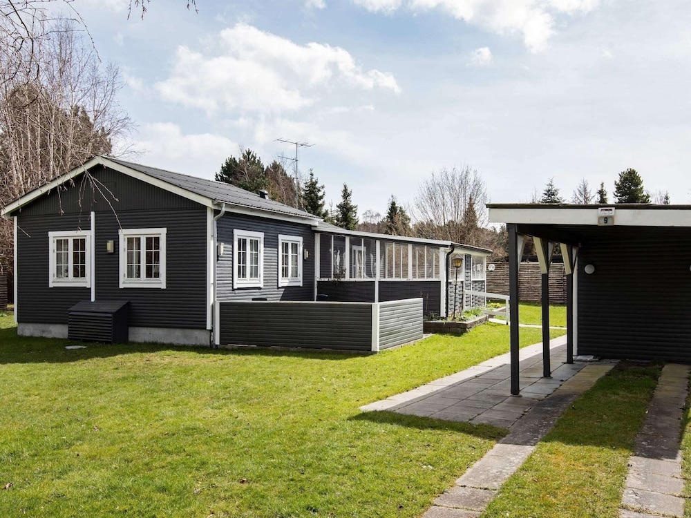6 Person Holiday Home in Vaeggerlose
