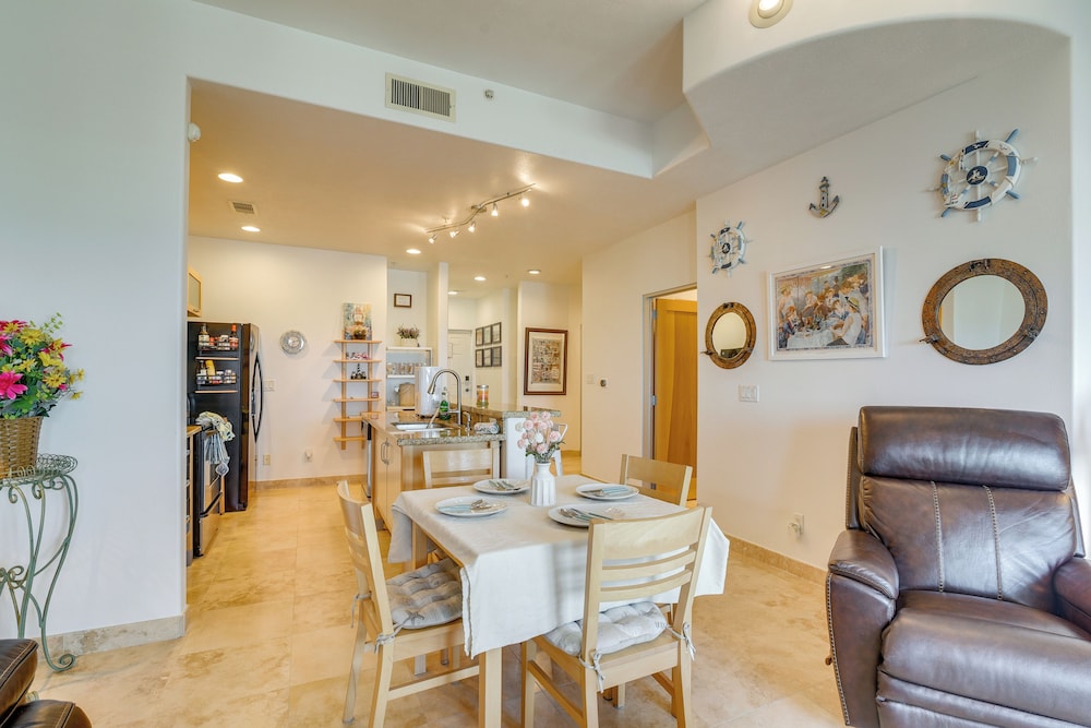 Walk to Galveston Beach: Family Condo w/ Pool